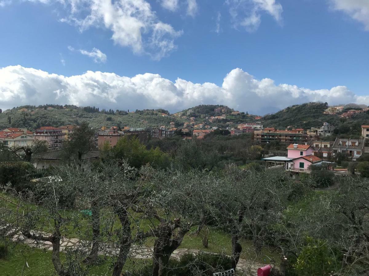 La Casa Fra Gli Ulivi Apartment Леричи Екстериор снимка