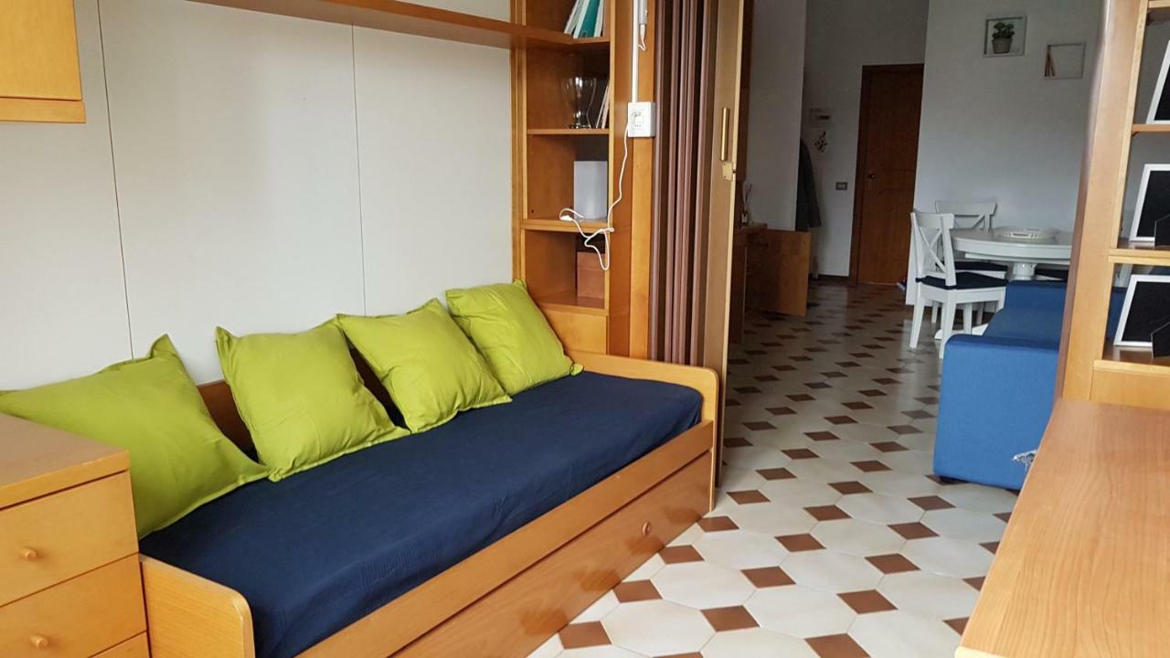 La Casa Fra Gli Ulivi Apartment Леричи Екстериор снимка