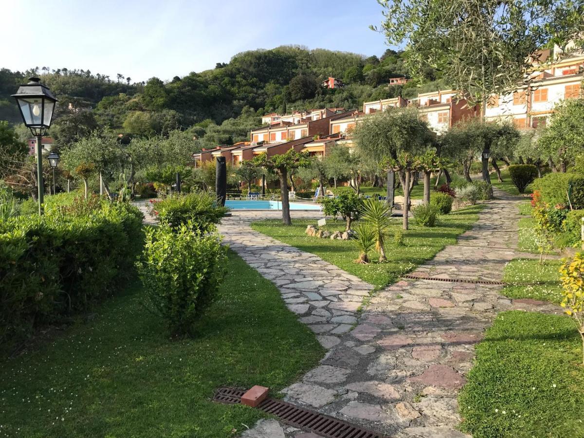La Casa Fra Gli Ulivi Apartment Леричи Екстериор снимка