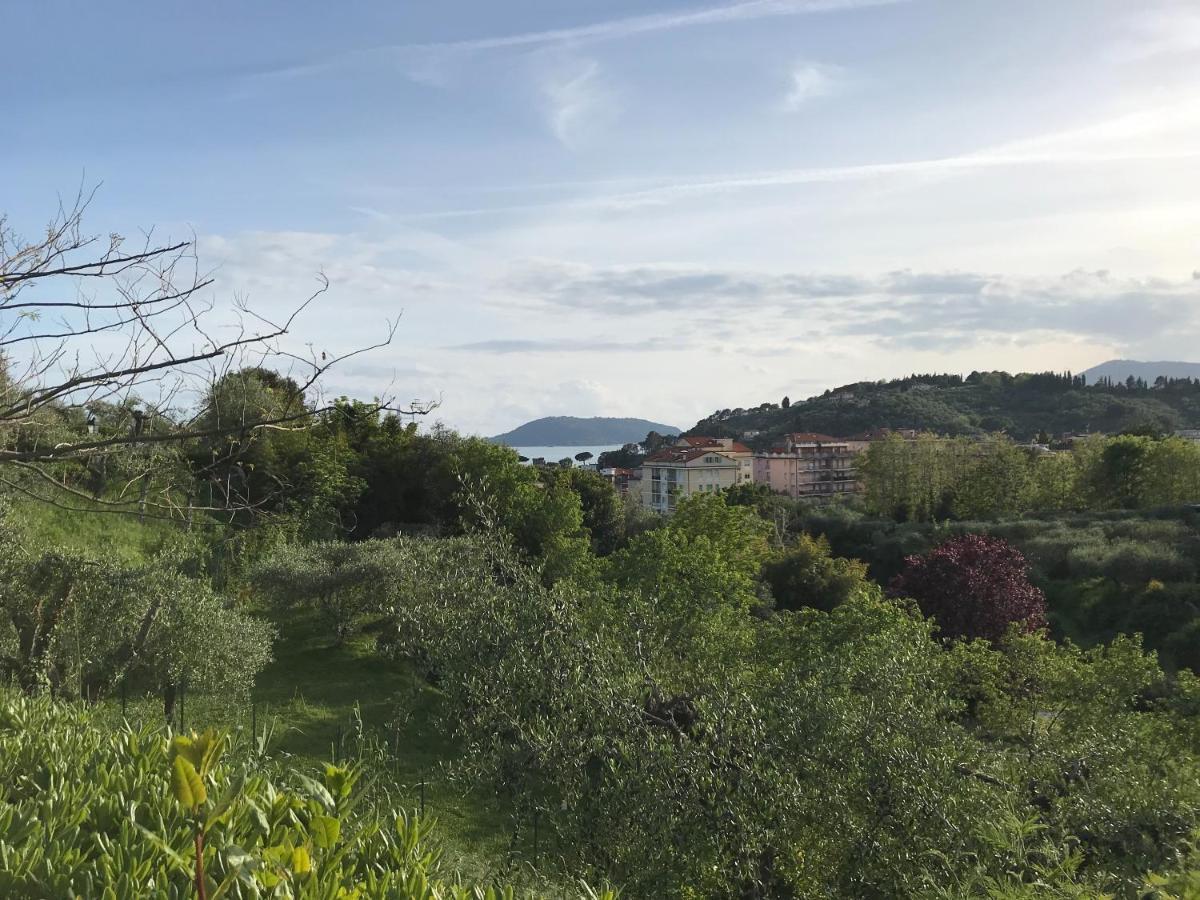 La Casa Fra Gli Ulivi Apartment Леричи Екстериор снимка