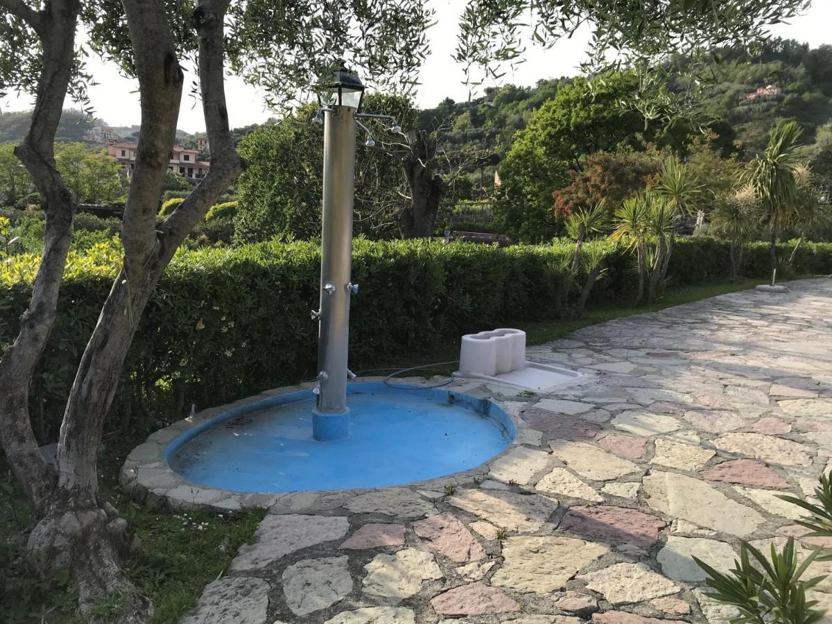 La Casa Fra Gli Ulivi Apartment Леричи Екстериор снимка