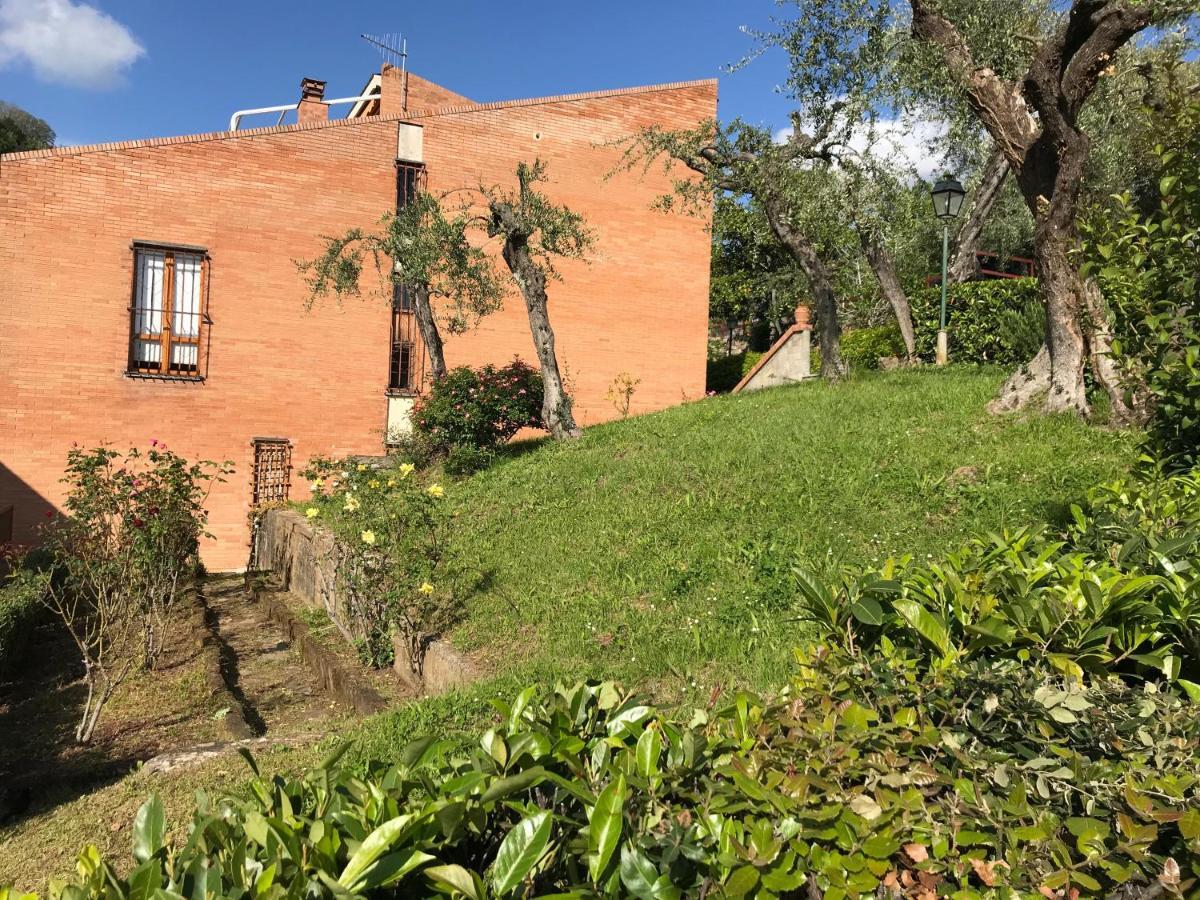 La Casa Fra Gli Ulivi Apartment Леричи Екстериор снимка